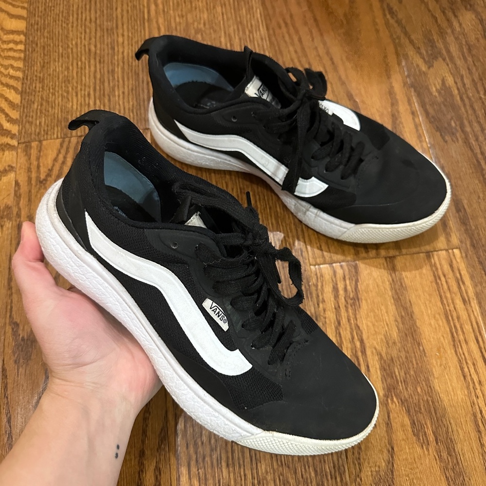 VANS Black MTE UltraRange EXO Sneakers Women Size 6.5